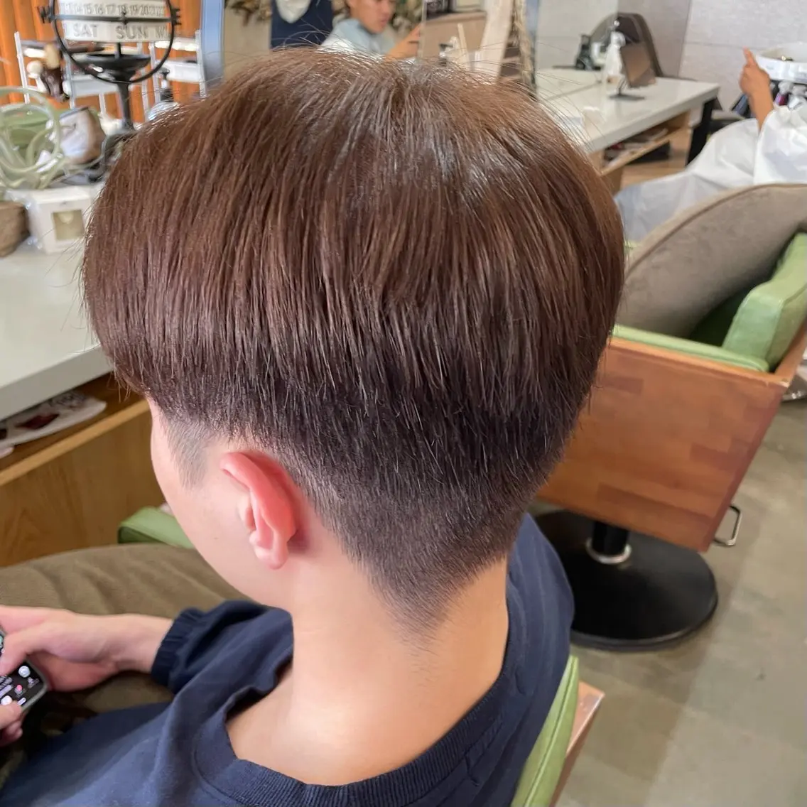 カラー メンズ 刈り上げ サイトウ アヤナのヘアスタイル