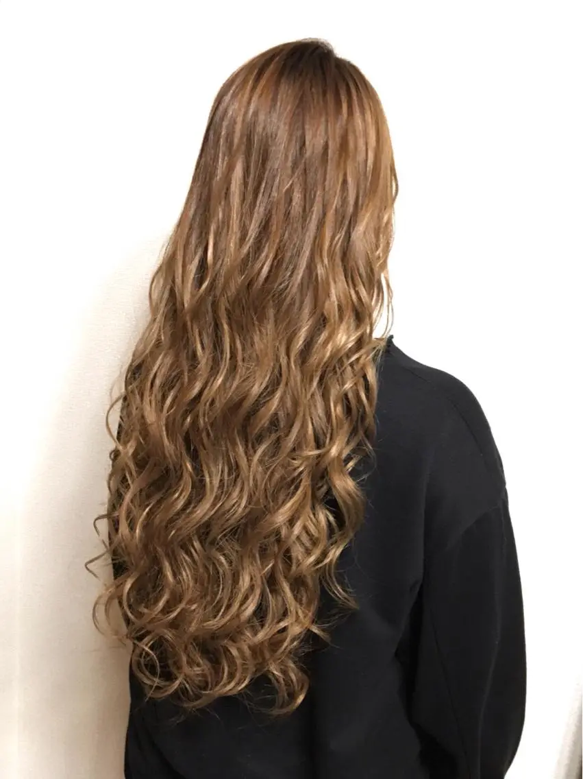 ヘアセット コテ巻き仕上げの写真
