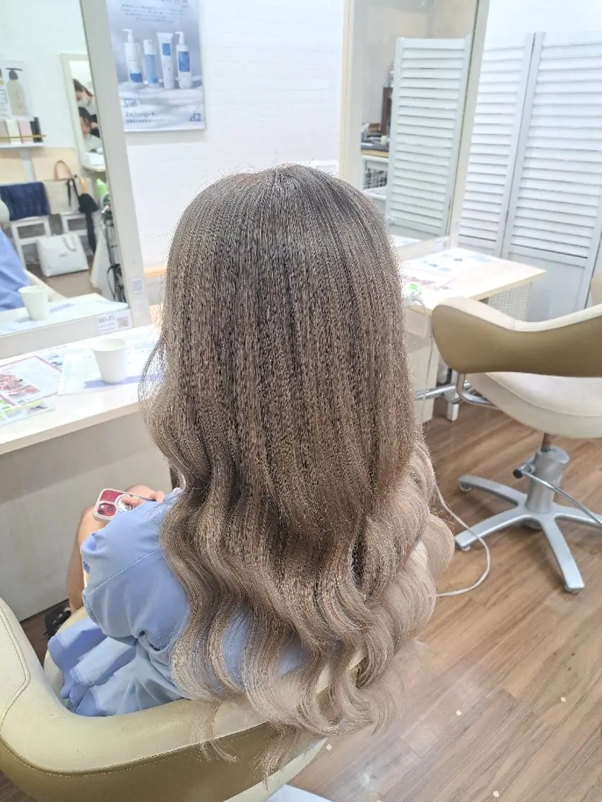 ロング カラー ブリーチ ハイトーンカラー ヘアカラー トリートメント エクステ GLOSS心斎橋🌹 はるなのヘアスタイル