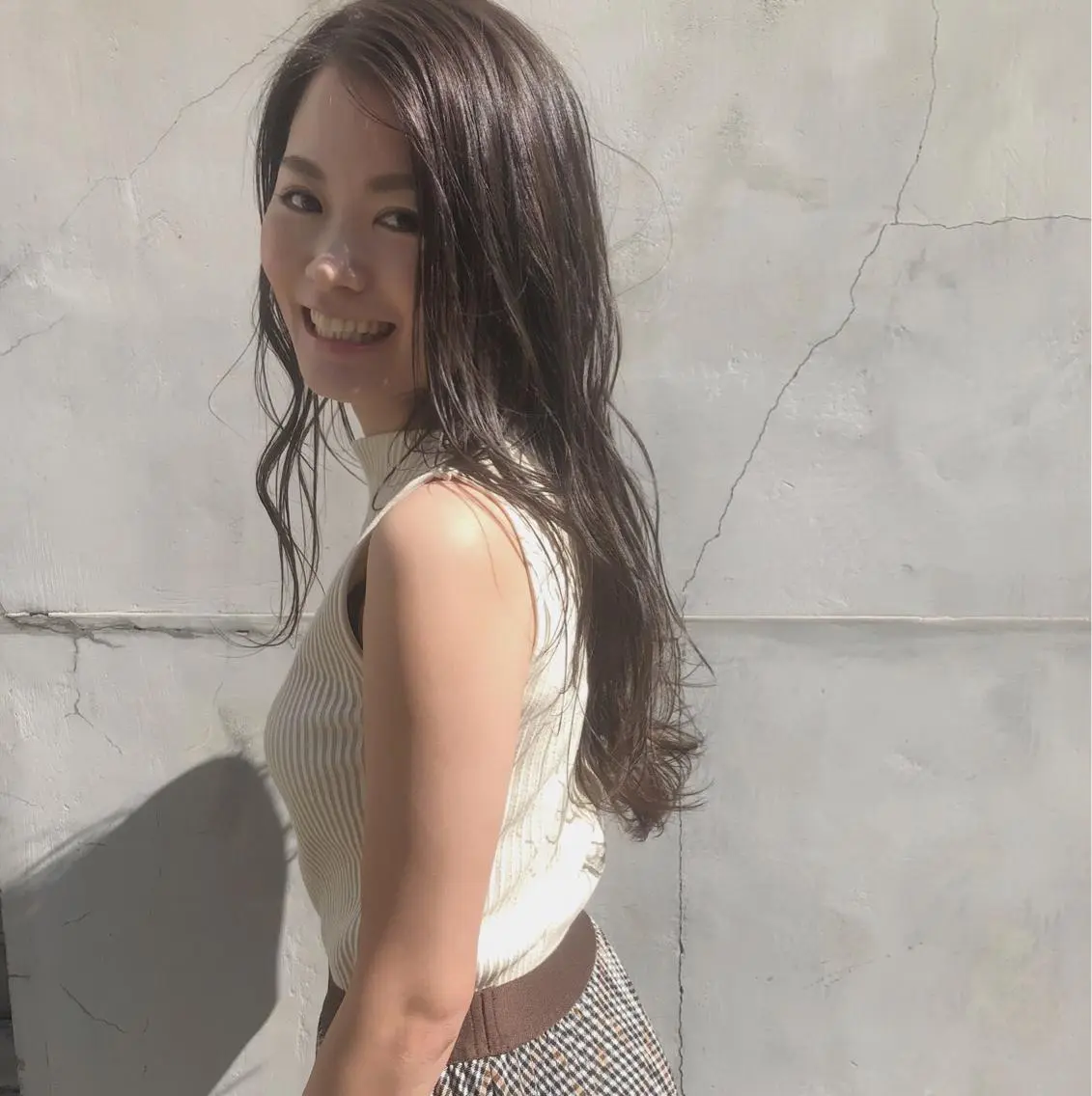 ロング カラー 透明感カラー グレージュ イルミナカラー ヘアカラー トリートメント 山中 直輝のヘアスタイル