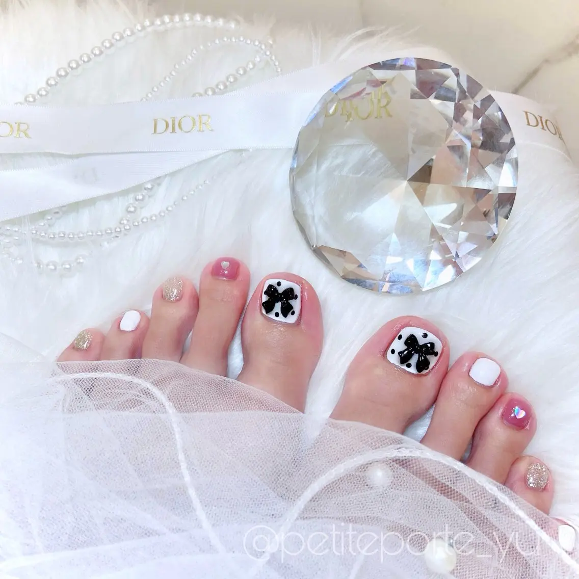 ネイル アートネイル ドット フットネイル ジェルネイル ガーリー フットネイル petite porteのネイルデザイン