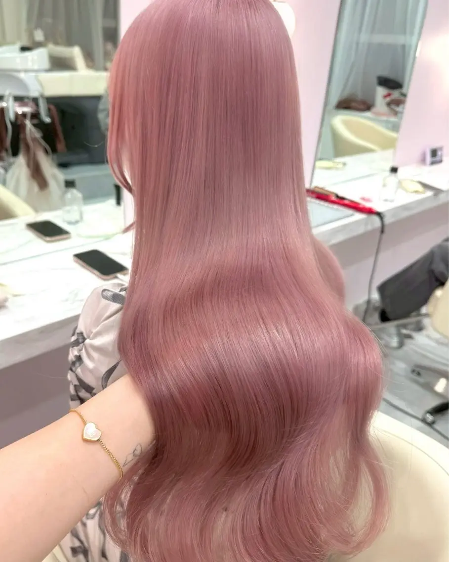 ロング カラー ブリーチ 透明感カラー ハイトーンカラー ヘアカラー ハイトーンカラー💞 くるみ🎀のヘアスタイル