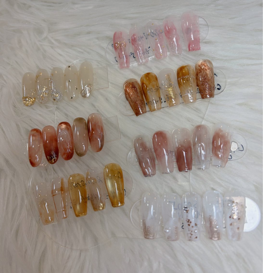 ネイル オーロラネイル フレンチネイル ガーリー キラキラネイル 韓国ネイル Floria nail salonのネイルデザイン
