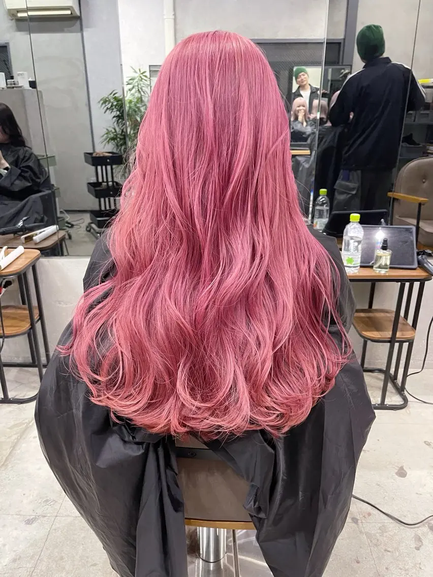 ロング カラー ピンクカラー ヘアカラー トリートメント AiM 大名　似合わせカットのヘアスタイル