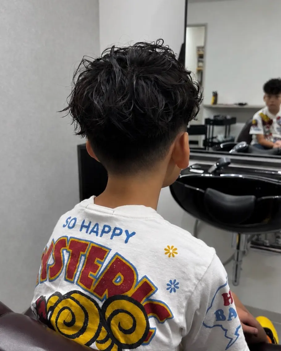 ショート パーマ メンズ 梅本 淑人のヘアスタイル