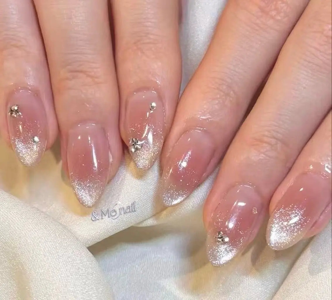 ネイル ハンドネイル &ME makiのネイルデザイン