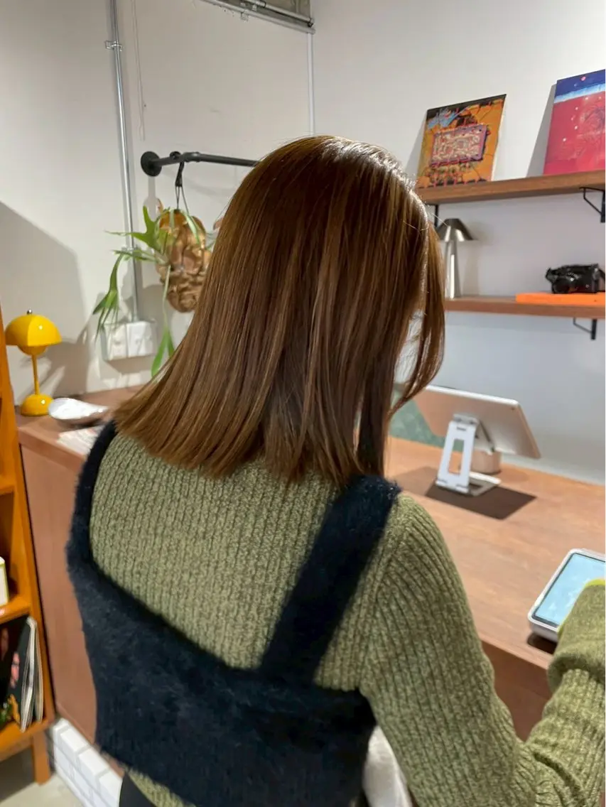ミディアム カラー 切りっぱなしボブ ベージュカラー ボブ kaito /都立大学herのヘアスタイル