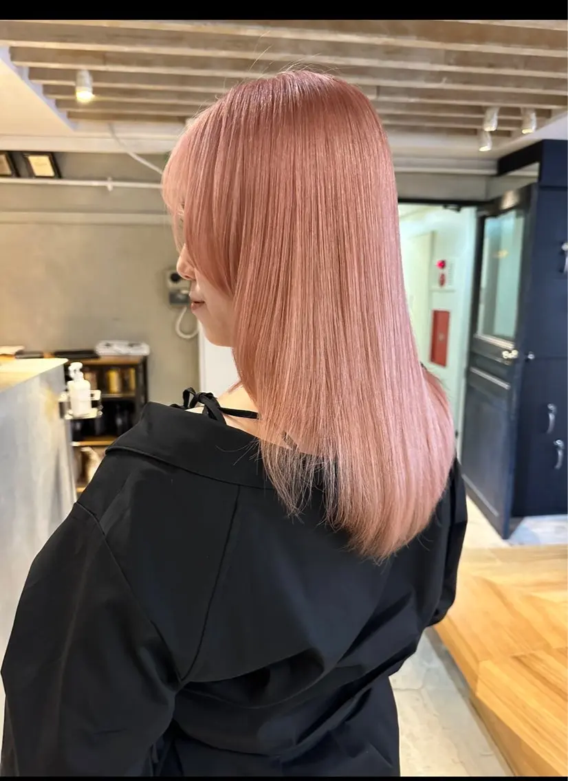 セミロング カラー ピンクカラー リクト /レイヤーカットのヘアスタイル