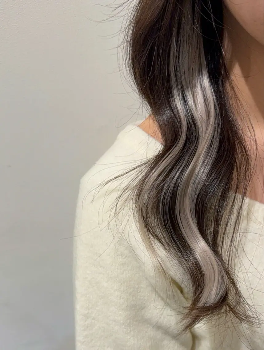 エクステ 武原 虹音のヘアスタイル