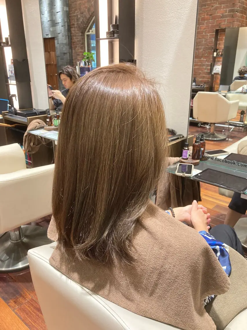 セミロング カラー アッシュ アッシュグレー アッシュグレージュ 透明感カラー グレージュ 成沢 モニカのヘアスタイル
