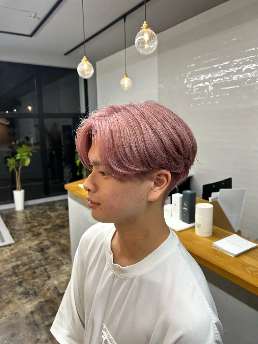 カラー メンズ メンズブリーチ ブリーチ ダブルカラー ピンクカラー 西浦 たくみのヘアスタイル