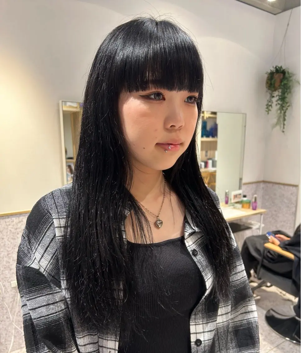 カラー ダブルカラー イヤリングカラー ハイトーンカラー インナーカラー 髪質改善 ヘアカラー ♡ハイトーン★ ネイル/しの♡のヘアスタイル