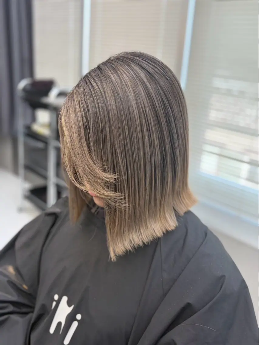 ミディアム カラー バレイヤージュ レイヤーカット トリートメント Kotomi 🇺🇸💋のヘアスタイル