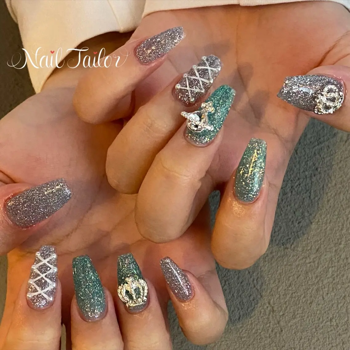 ネイル 長さ出し フラッシュネイル ガーリー キラキラネイル ラメ(グリッター) ハンドネイル NailTailor ネイルテイラーのネイルデザイン
