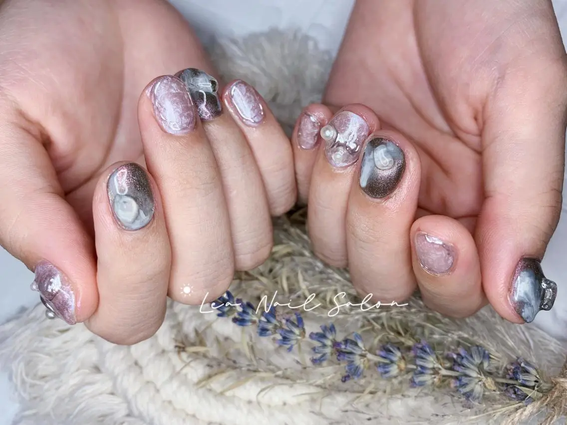 ショート カラー ネイル Le’a NailSalonのネイルデザイン