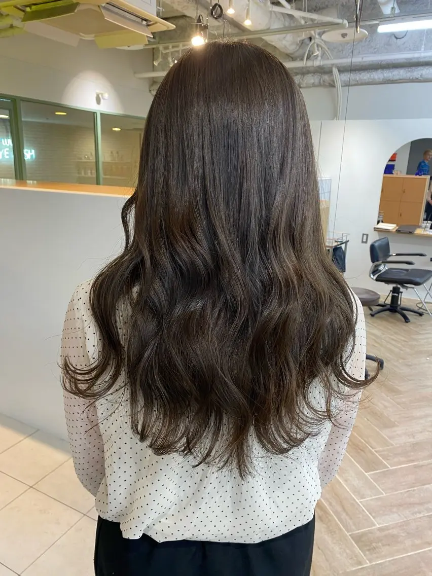 ロング カラー ブリーチ 透明感カラー ブリーチなしカラー カット ヘアカラー トリートメント LUVISM新潟🎀 透明感カラー/ミユのヘアスタイル
