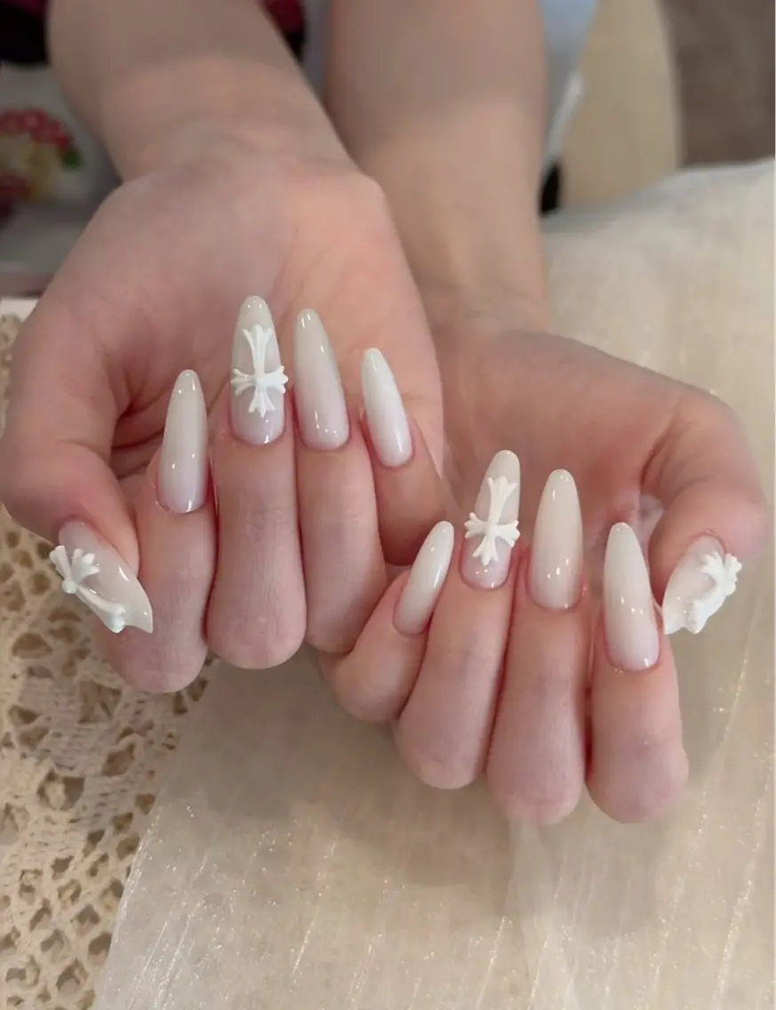 セミロング 黒川 凛のネイルデザイン