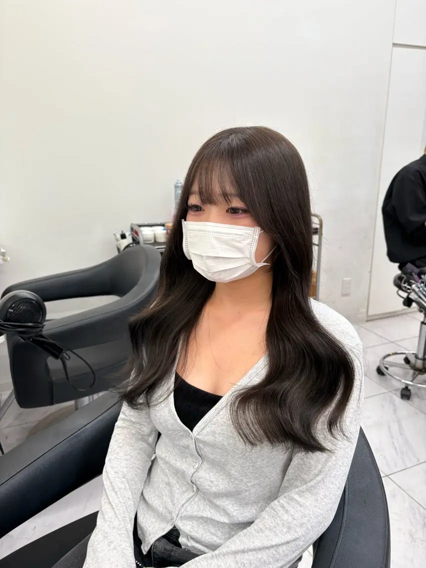 ロング カット ヘアカラー トリートメント ヘアセット 🩵寒色/ベージュ レイヤーカット🤎のヘアスタイル