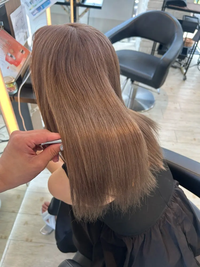 🫧ケア重視🫧ツヤ感1回ブリーチ＋透明感カラー＋(ダメージケアヘアトリートメント付✨️)の写真