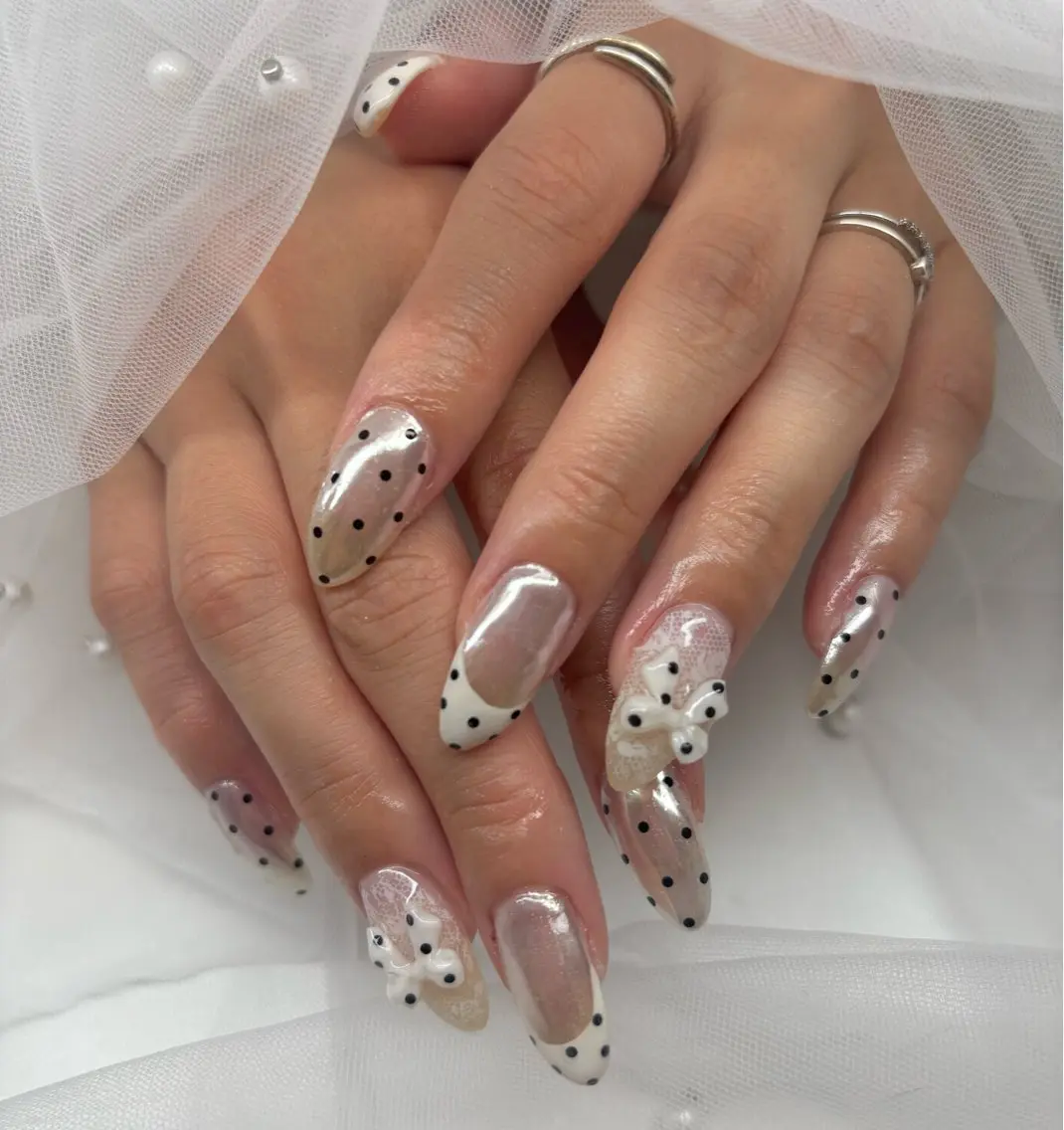 ネイル ドット フレンチネイル ハンドネイル NAILSALON ViViのネイルデザイン