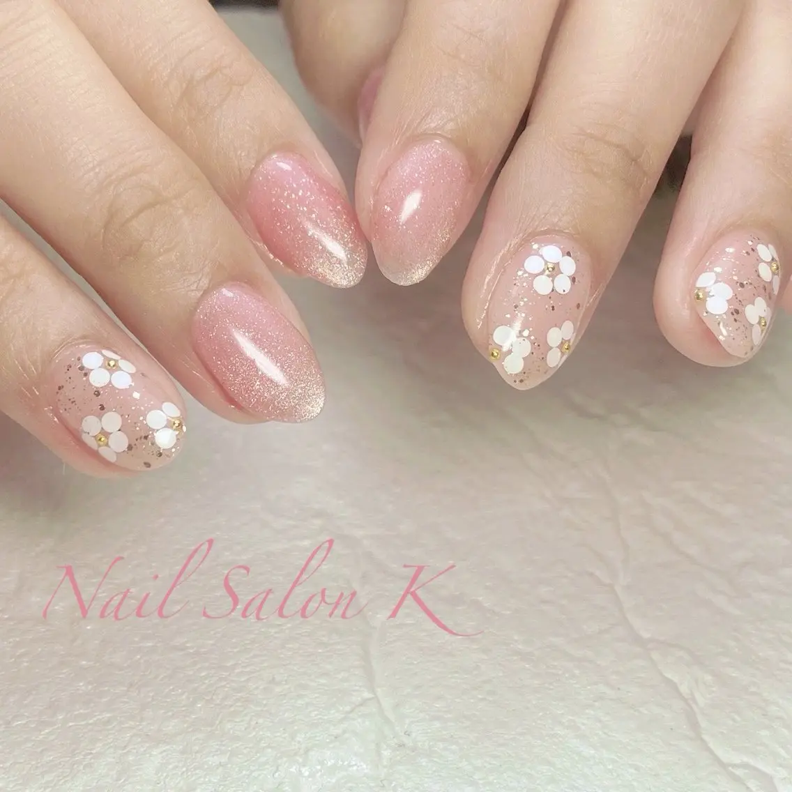 ネイル フラッシュネイル フラワーネイル ホログラムネイル マグネットネイル ピンク ハンドネイル Nail Salon K 🧸美爪育成のネイルデザイン