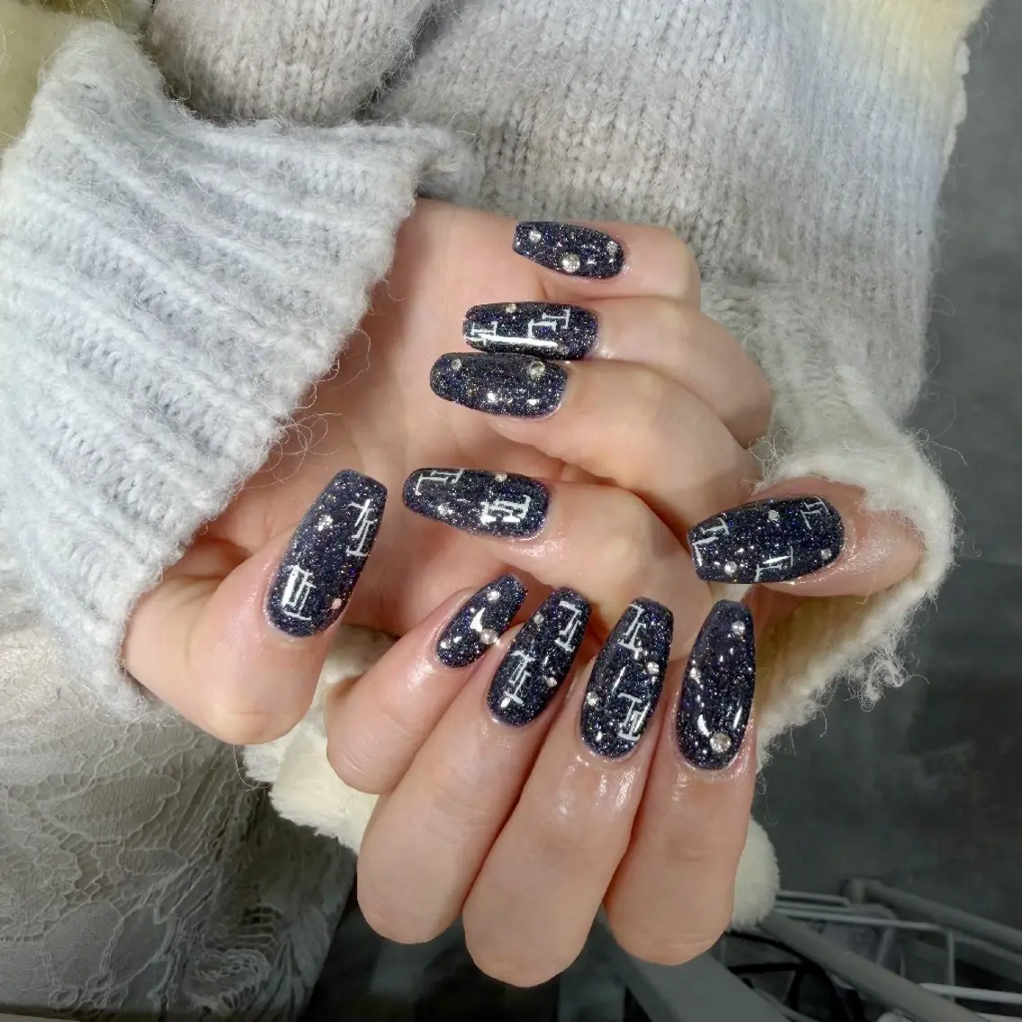 ネイル チークネイル フレンチネイル ジェルネイル ガーリー キラキラネイル ハンドネイル UM Nail Salonのネイルデザイン
