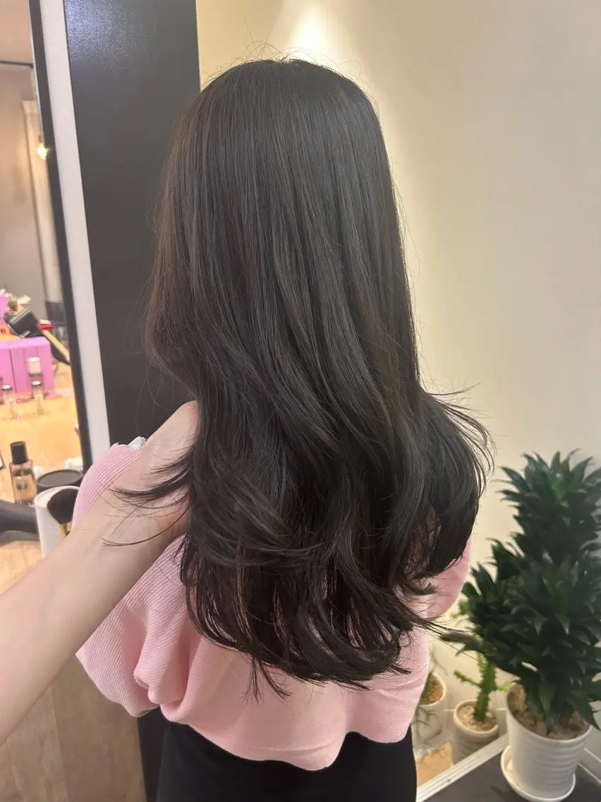 ロング カラー グレージュ オリーブグレージュ オリーブグレー hubhair レイヤー/透明感のヘアスタイル