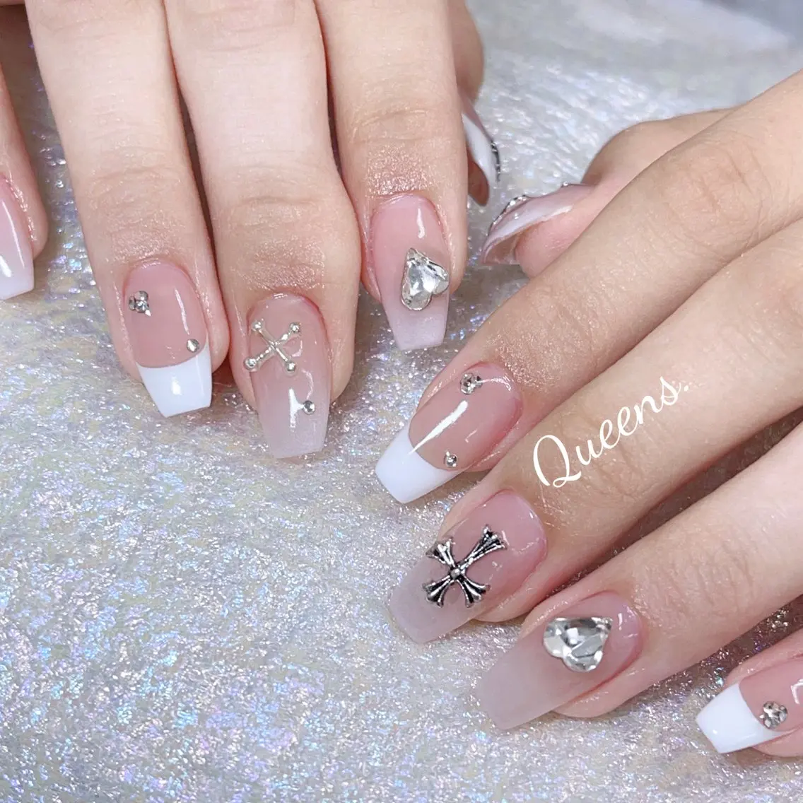 ネイル ハンドネイル Queens ciciのネイルデザイン
