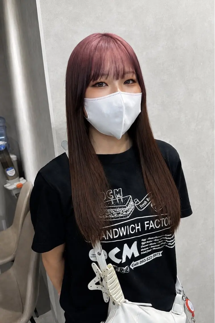 ロング カラー ブリーチ 縮毛矯正 ヘアカラー 渡里 優菜のヘアスタイル