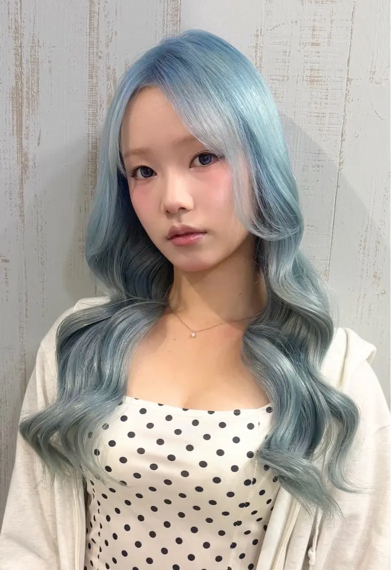 ロング カラー ブリーチ ブルーカラー ヘアカラー ハイトーン💫 エクステ💫maiのヘアスタイル