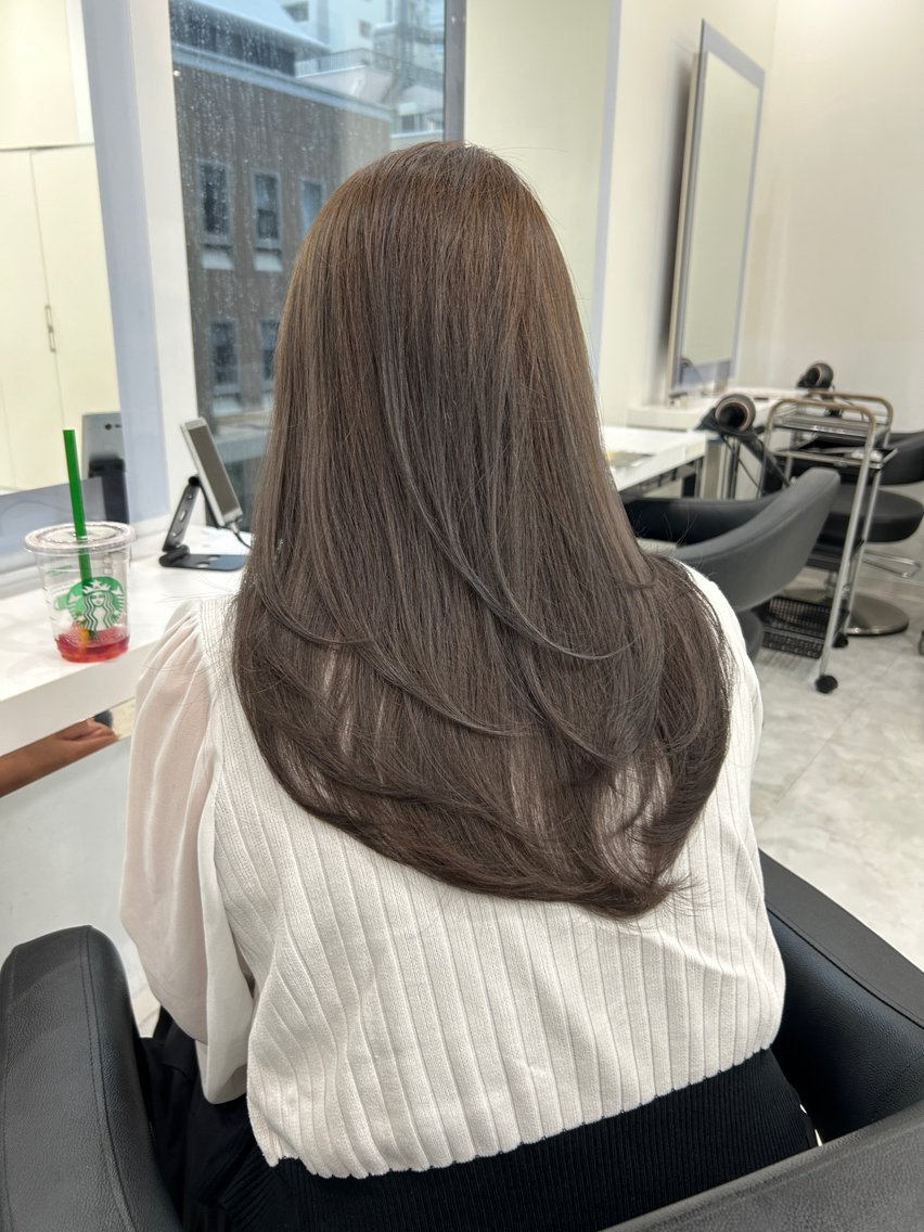 セミロング カラー ヘアカラー トリートメント ナチュラルヘア× 縮毛矯正/KOTAのヘアスタイル