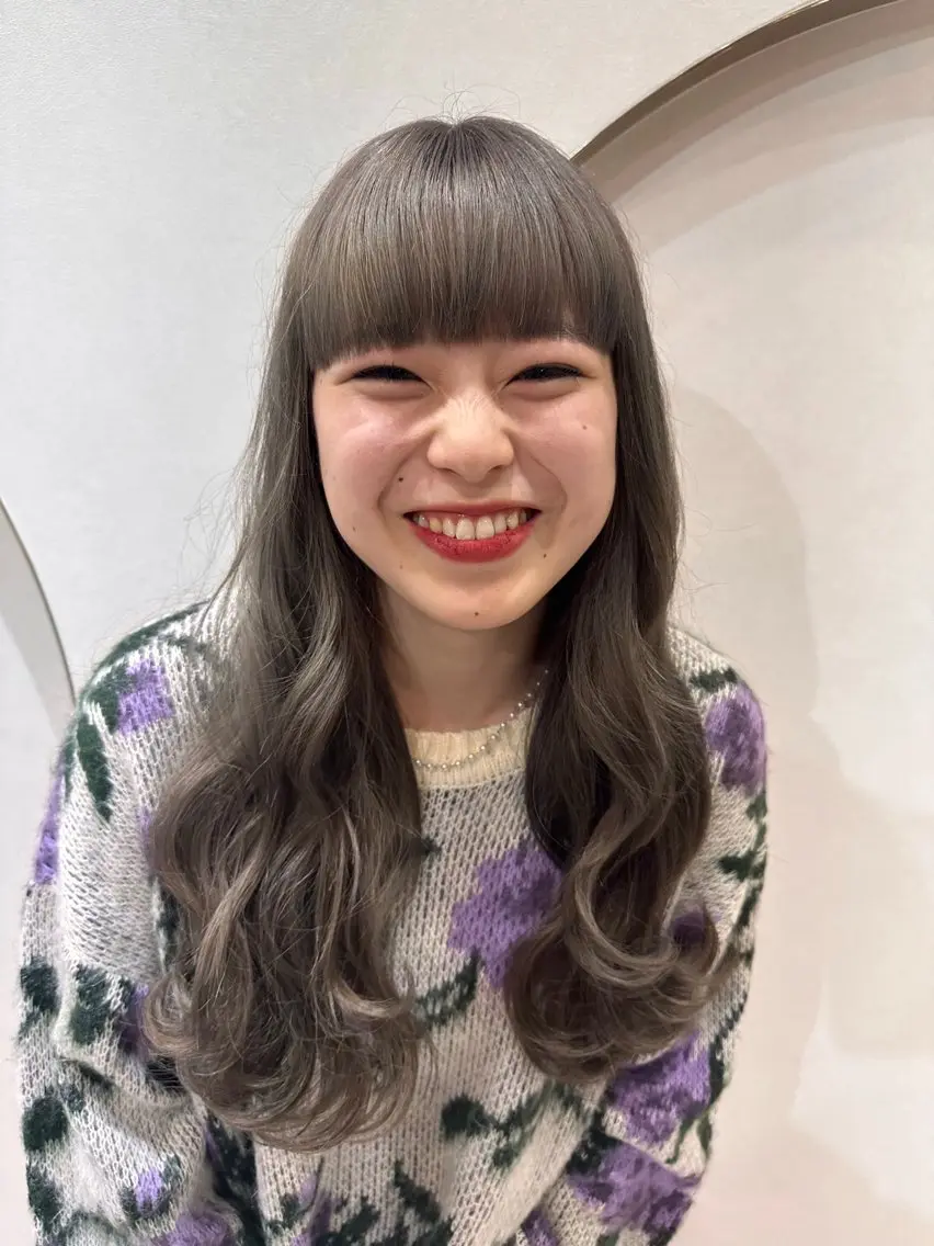 ロング カラー 女性艶髪マンツーマン YUKIのヘアスタイル
