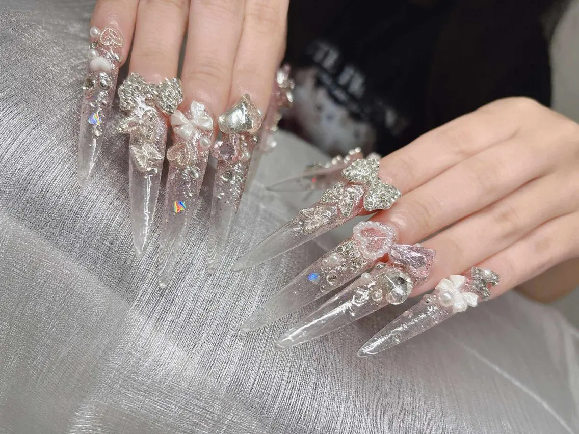 ネイル 長さ出し グラデーション 卒業式 キラキラネイル マグネットネイル ハンドネイル Lee Nailsのネイルデザイン