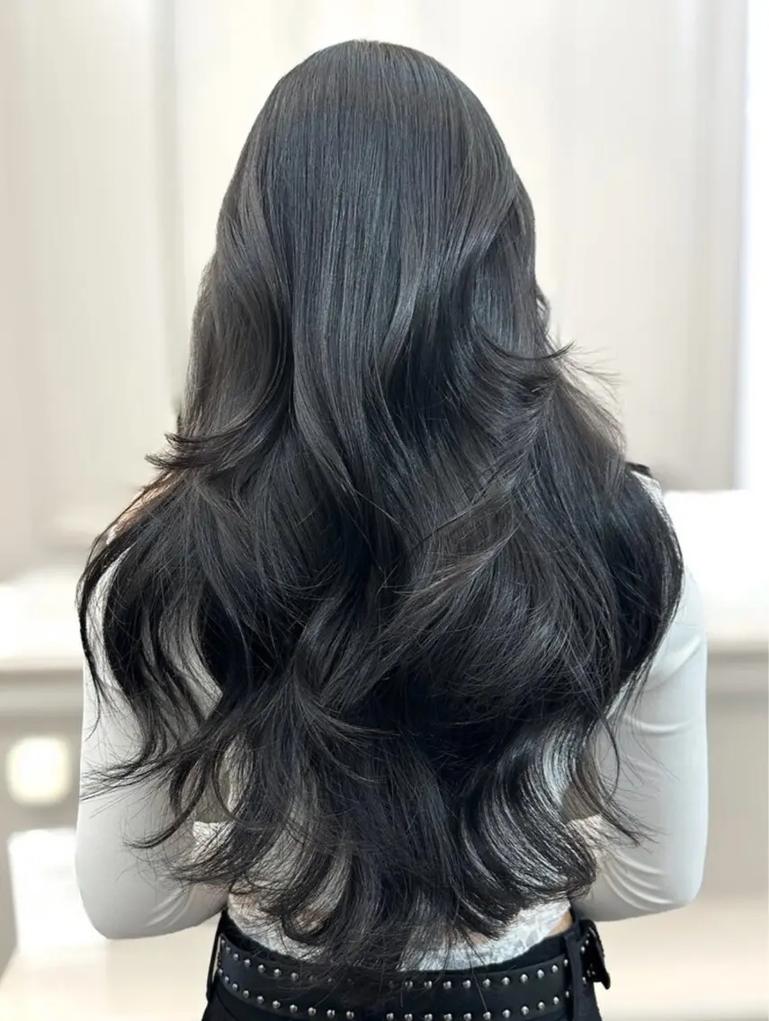 ロング カラー ヘアカラー トリートメント 名免良 一冴のヘアスタイル