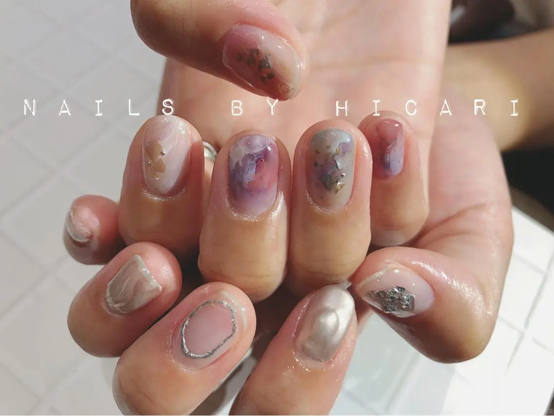 ショート カラー ネイル マツエク・マツパ illum hicariのネイルデザイン