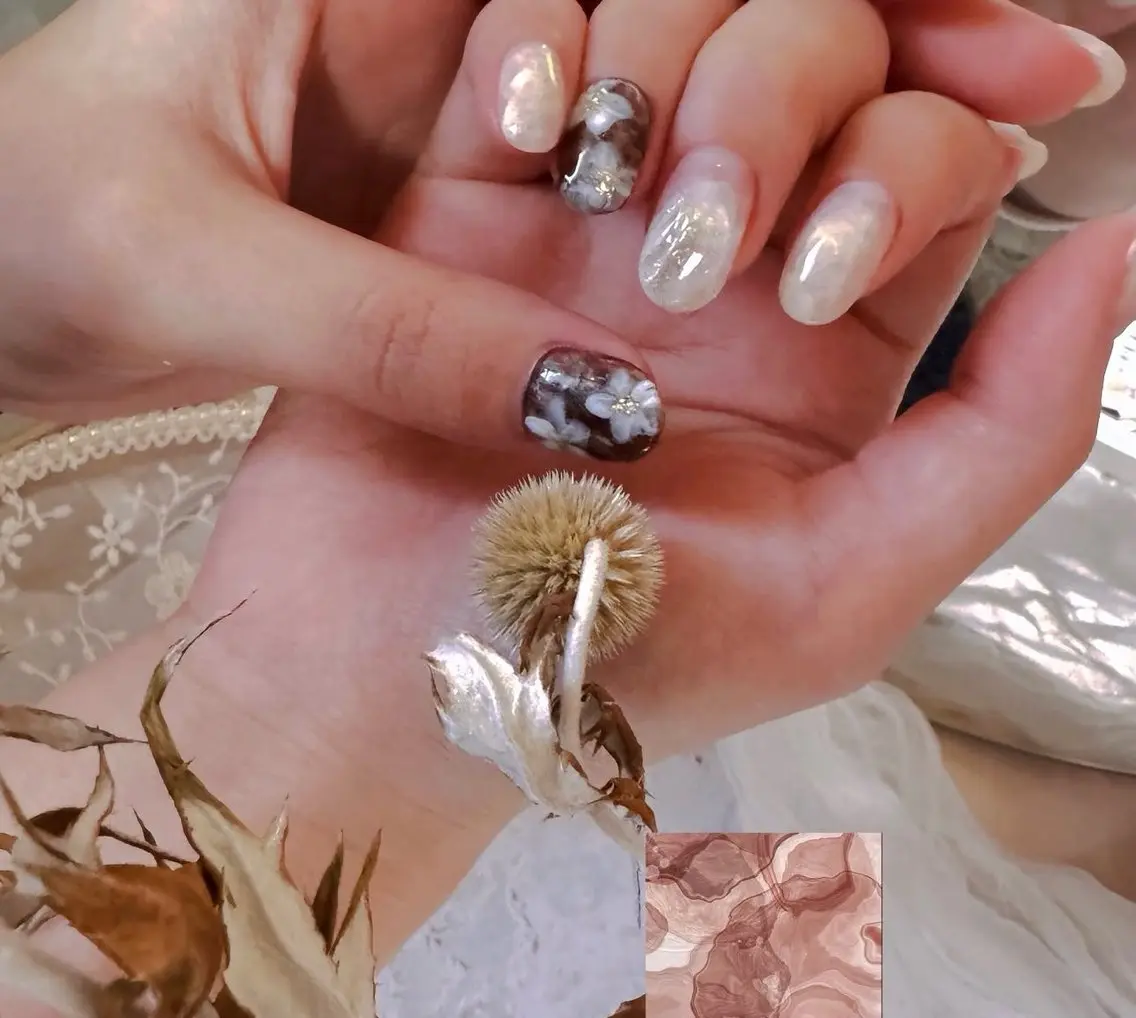 ネイル Blowe ニュアンスのネイルデザイン