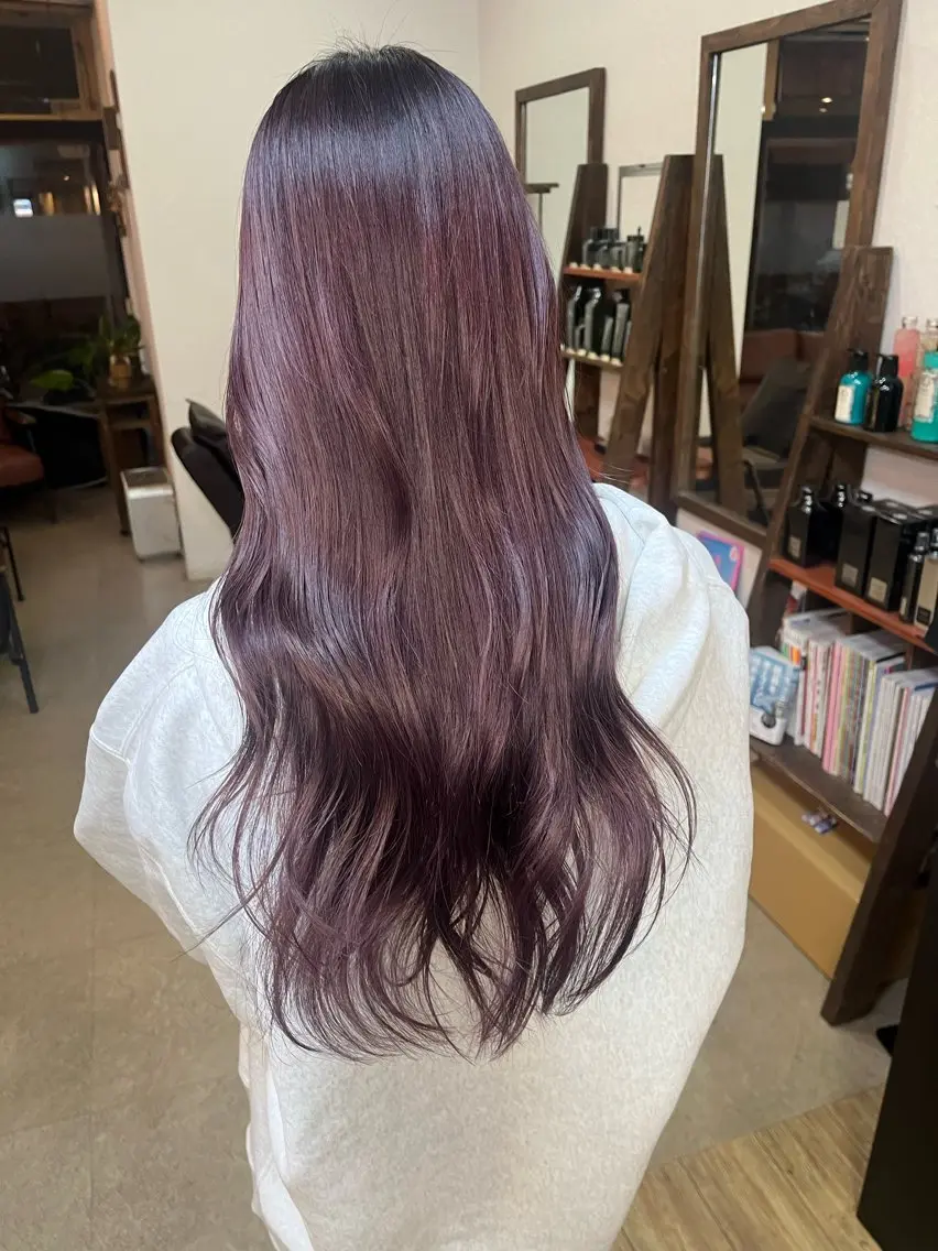 ロング カラー パープルカラー ヘアカラー トリートメント 教野 真央のヘアスタイル