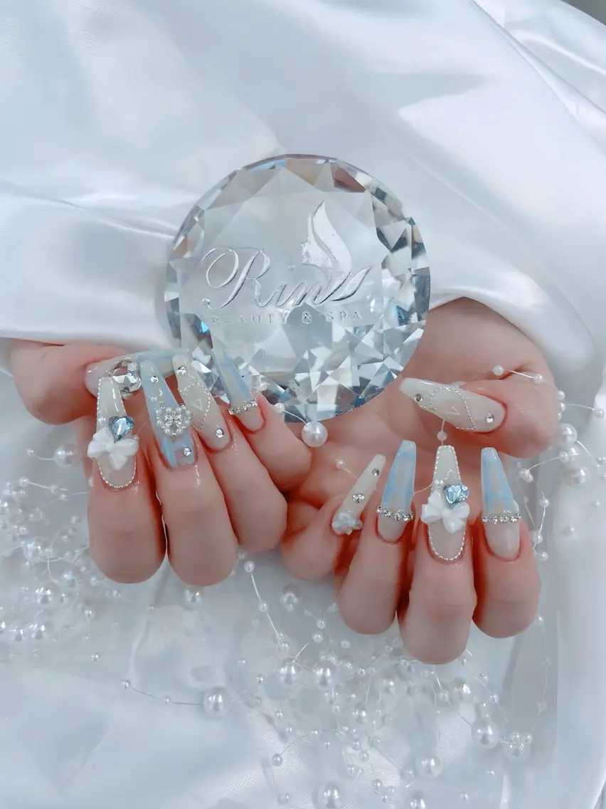 ネイル アートネイル チークネイル ジェルネイル ロングネイル マグネットネイル ハンドネイル Rin Nail 新大久保店のネイルデザイン