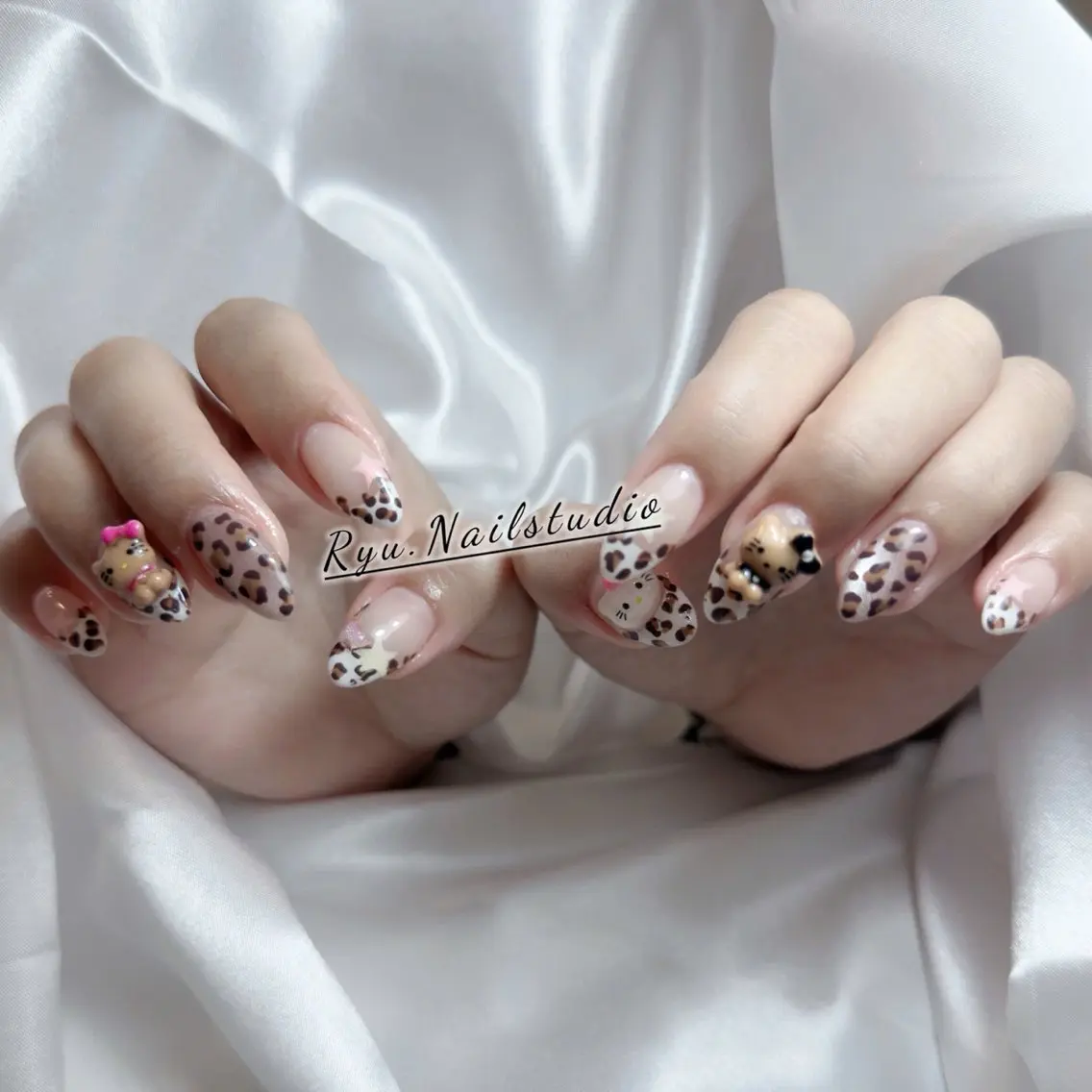 ネイル アートネイル フラワーネイル フレンチネイル ジェルネイル グラデーション ハンドネイル Ryu Nail NekoChanのネイルデザイン