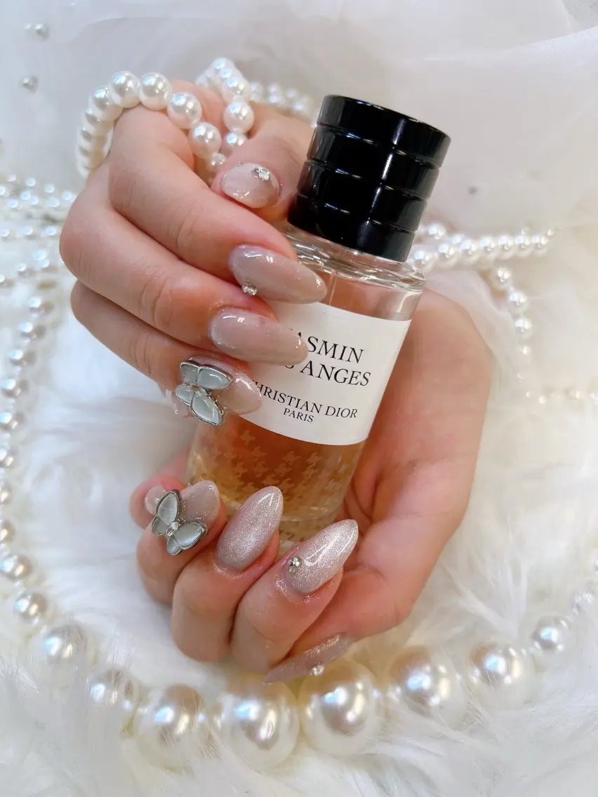 ネイル 持ち込み Queeens nailのネイルデザイン