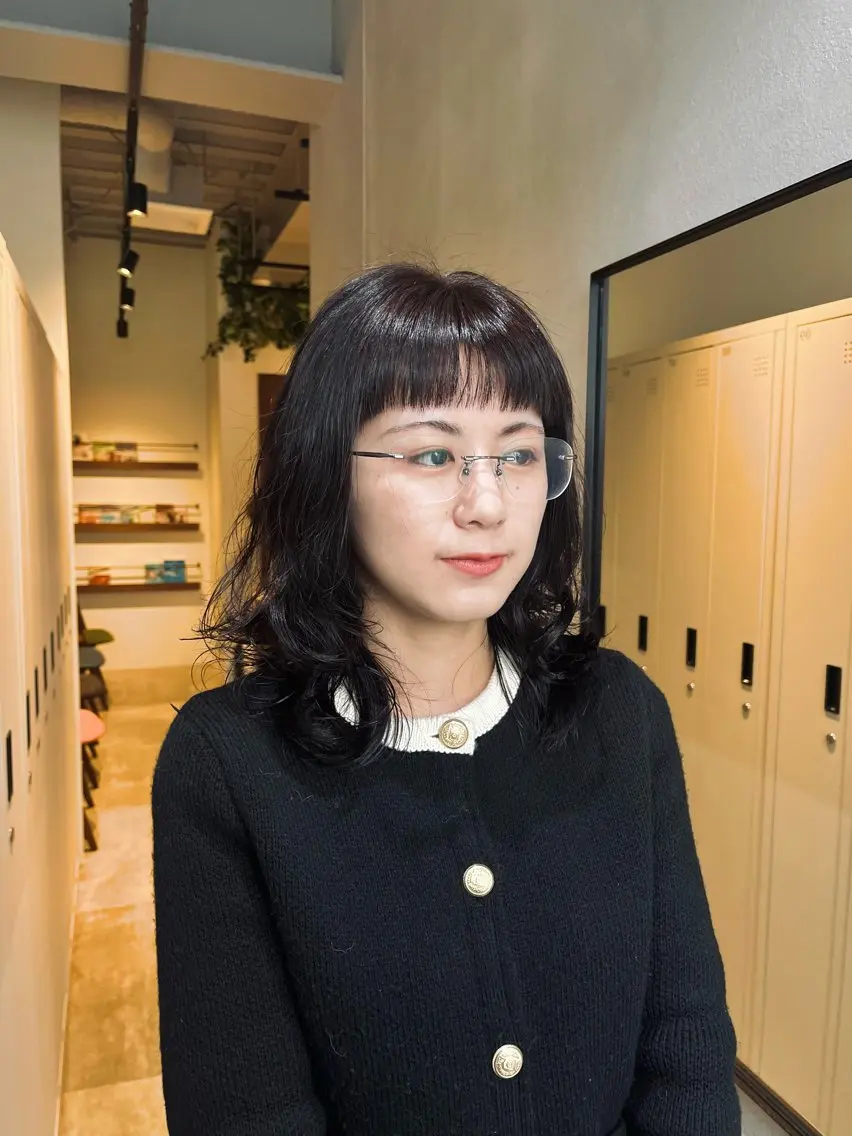 ミディアム カラー 渡邊 百咲のヘアスタイル