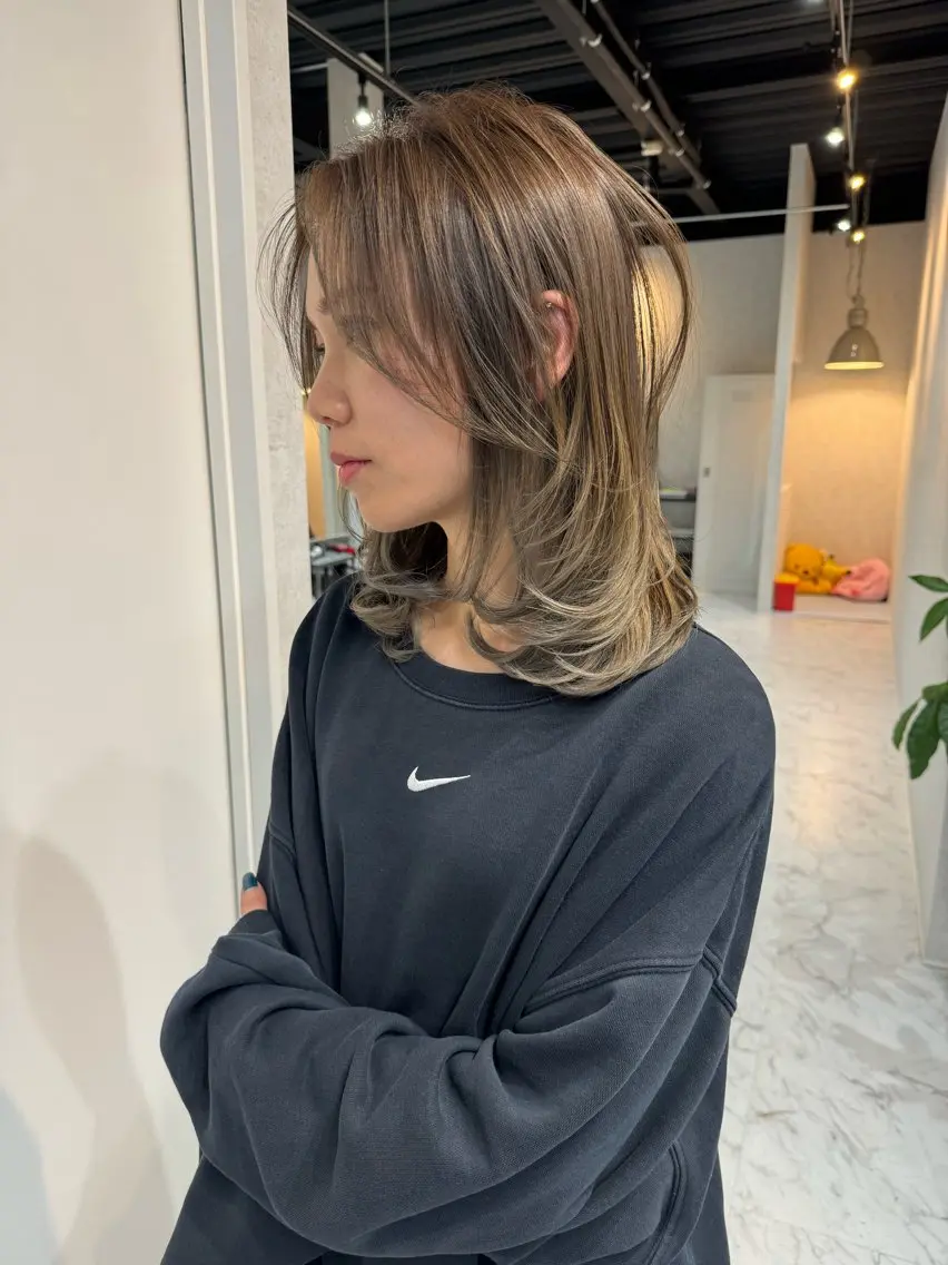 ミディアム カラー ヘアアレンジ ショートボブ バレイヤージュ ブリーチ ケアブリーチ デザインカラー アンドウ ユウ/ レイヤーカット/韓国のヘアスタイル