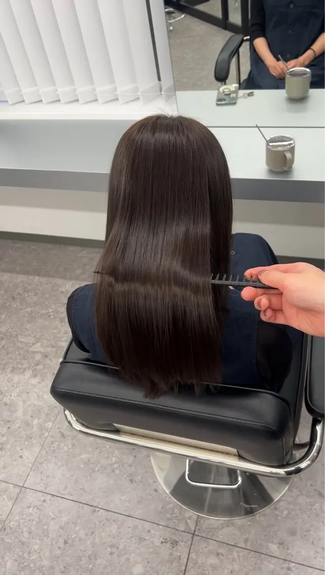 セミロング カット ヘアカラー 縮毛矯正 トリートメント 髪質改善ストレート Kantaのヘアスタイル