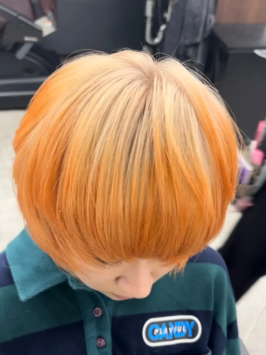 ミディアム カラー オレンジ カット ヘアカラー トリートメント teN+by ambleluxeのヘアスタイル