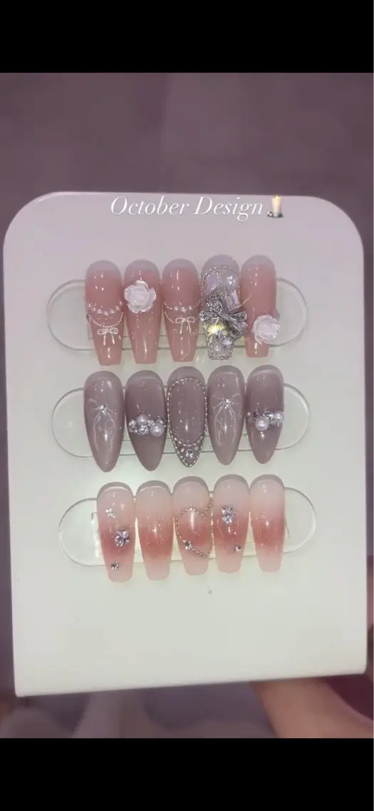 ネイル チークネイル ジェルネイル ハート キラキラネイル 韓国ネイル SOM NAILのネイルデザイン