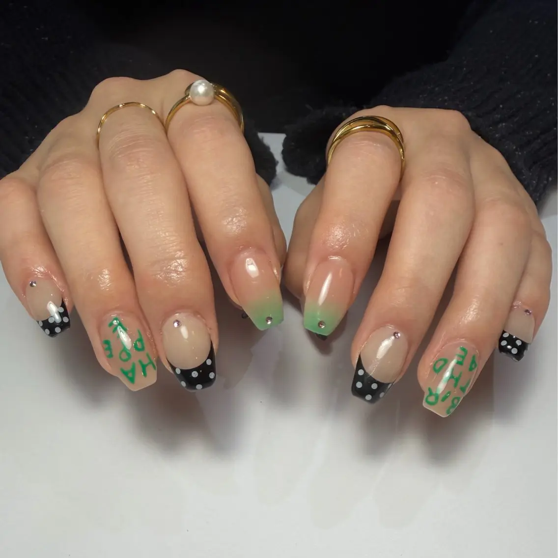 ネイル アートネイル ドット フレンチネイル 持ち込み ハンドネイル Nail mood デザイン持ち込みokのネイルデザイン