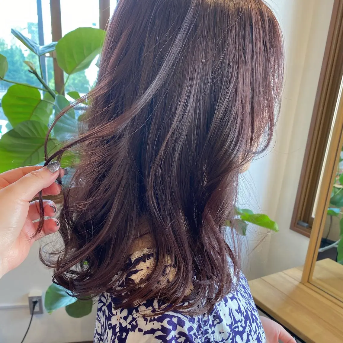 ミディアム カラー ブラウンカラー バイオレットカラー バイオレットブラウン ダメージレスサロン✨ kayo🌱のヘアスタイル