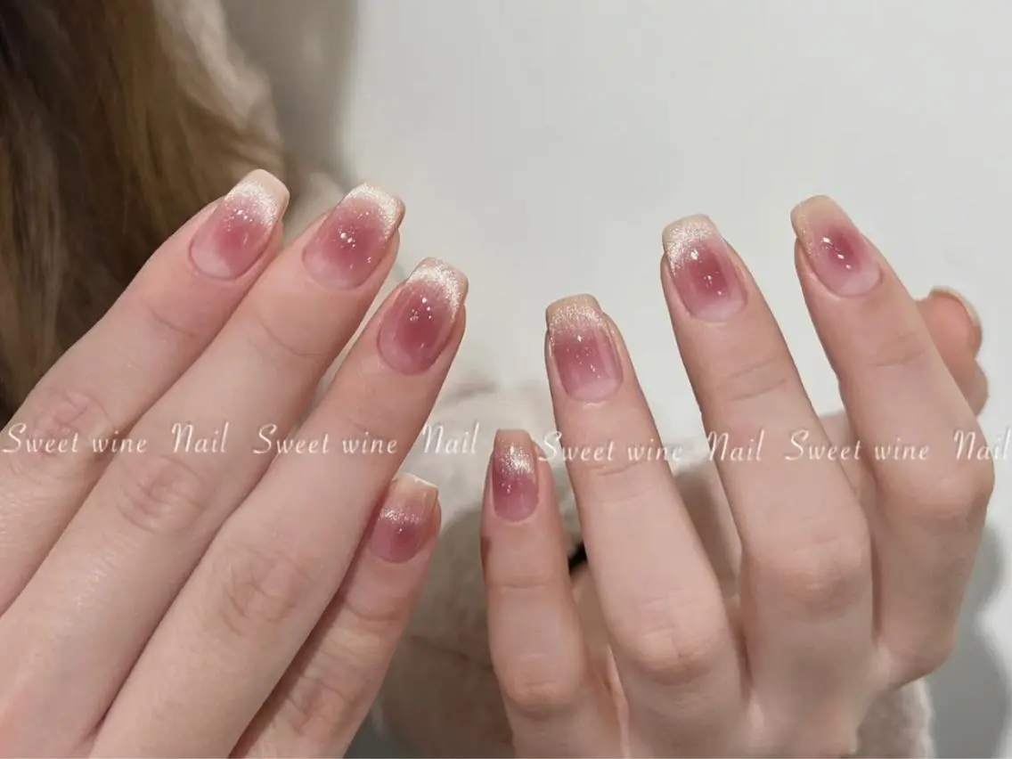 🍒自爪ワンホンネイル🍒チークネイル×マグネットラメグラデーションの写真