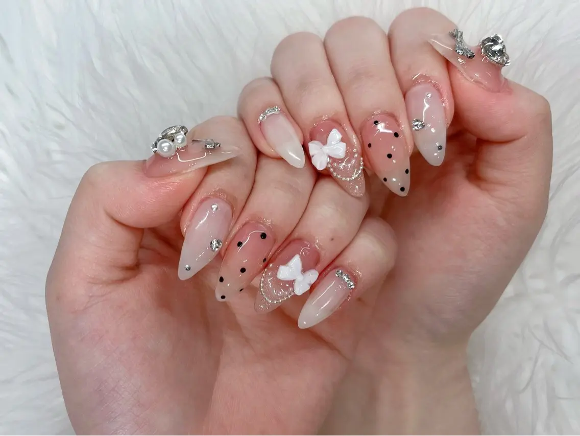 ネイル 成人式 フラッシュネイル フットネイル ジェルネイル 卒業式 ハンドネイル ハンドケア mione_ou nail salonのネイルデザイン