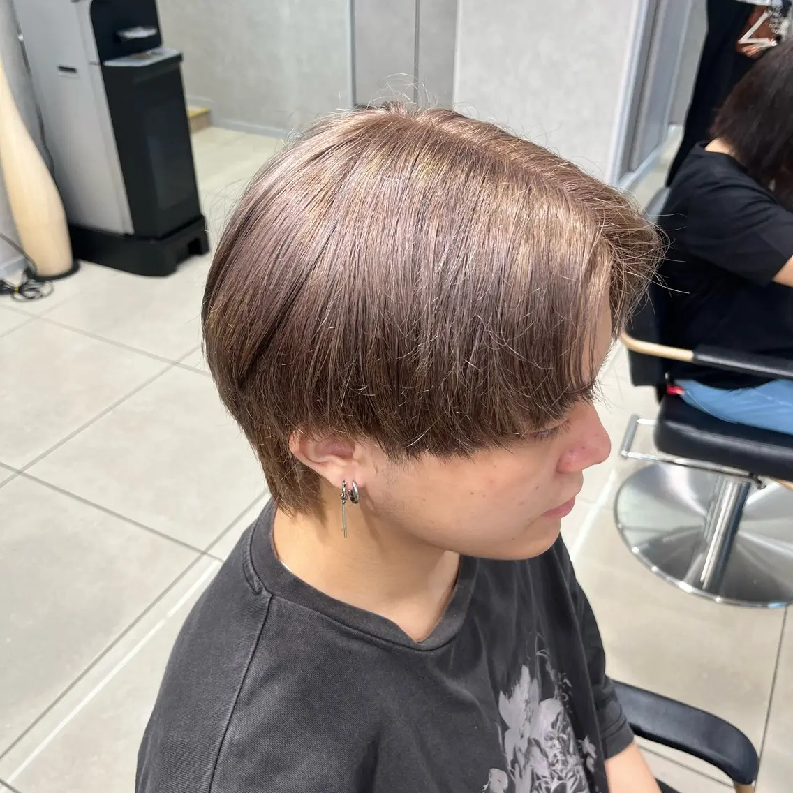 ショート カット ヘアカラー 巖本 真希のヘアスタイル